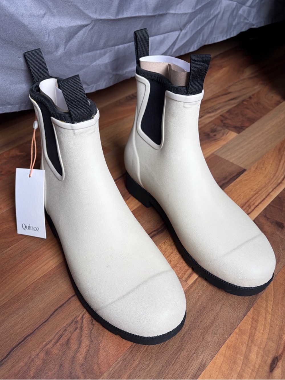 Quince Waterproof Ankle Chelsea Rubber Rain Boots in Stone Quiet Luxury Size 9 - Picture 3 of 11